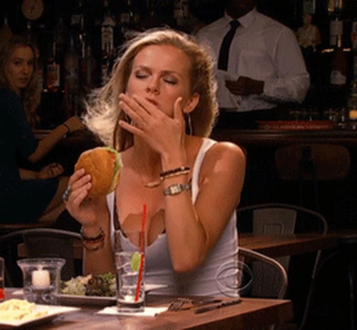 brooklyn-decker-hamburger-gif.gif